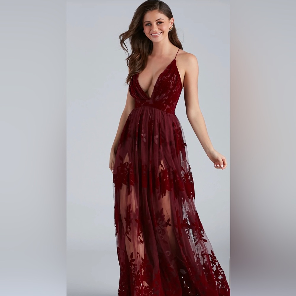 NWOT Morgan Formal Maroon Flocked Velvet Dress Size M